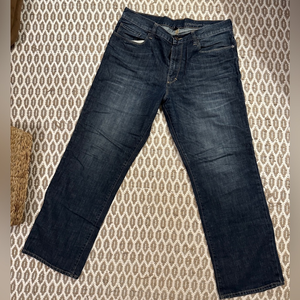 Men’s Gap premium loose dark wash jeans. 35x32.